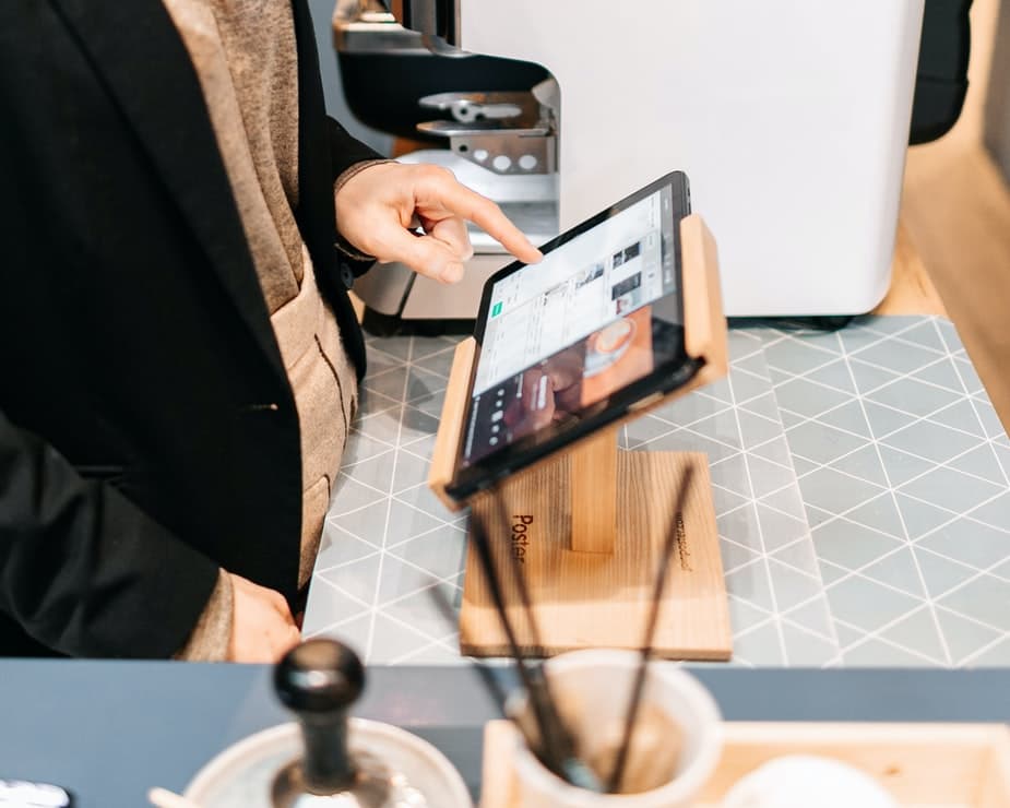 Une caisse enregistreuse sur tablette